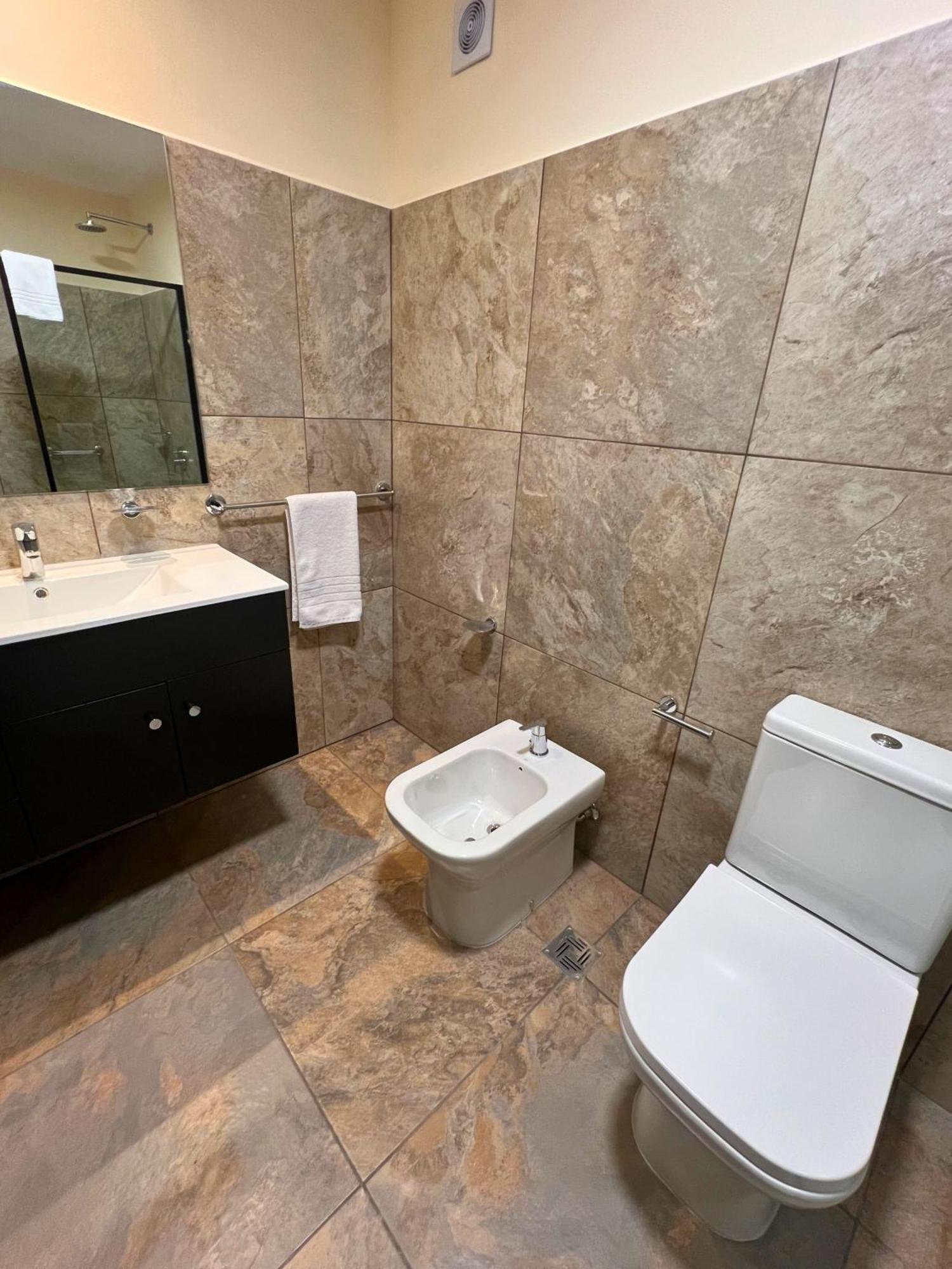 Huinid Pioneros Hotel San Carlos de Bariloche Phòng bức ảnh