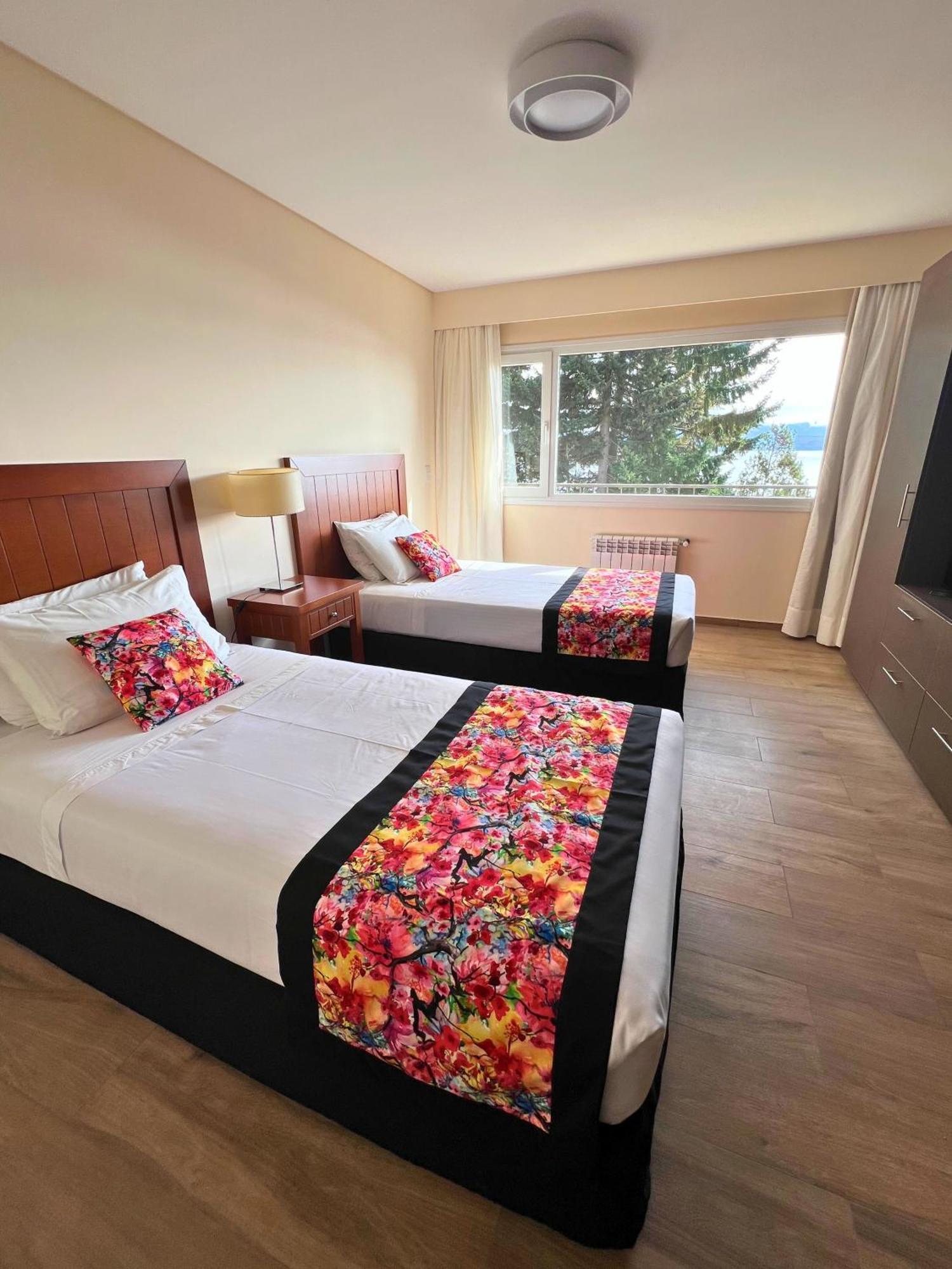 Huinid Pioneros Hotel San Carlos de Bariloche Phòng bức ảnh