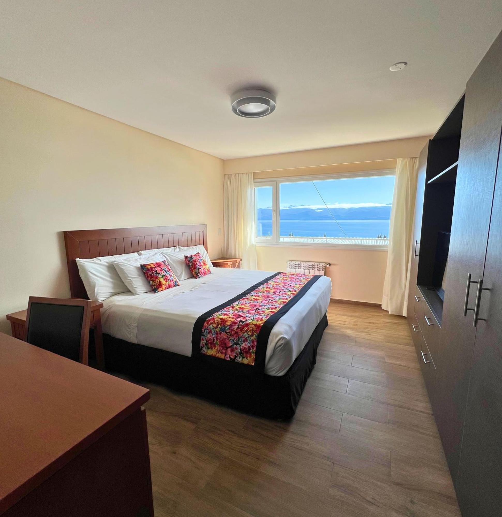 Huinid Pioneros Hotel San Carlos de Bariloche Phòng bức ảnh